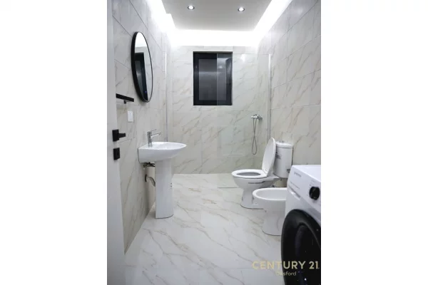 Shtepi ne shitje Apartament ne Tirane, 2+1, Mobilimi E mobiluar, Pagesa 125,000  Euro.