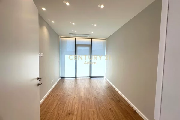 Ambient biznesi me qera 3+1 ne Tirane - 1,400 Euro