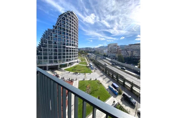 Ambient biznesi me qera 3+1 ne Tirane - 1,300 Euro