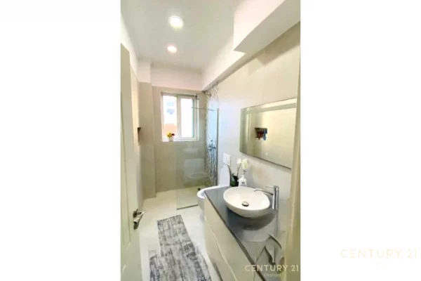 Shtepi me qera Apartament ne Tirane, 2+1, Mobilimi E mobiluar, Pagesa 650  Euro.