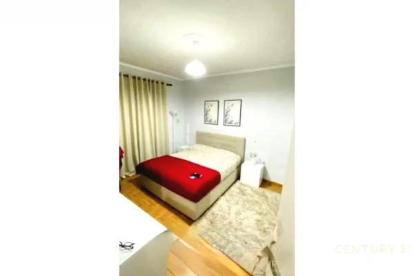 Shtepi me qera Apartament ne Tirane, 2+1, Mobilimi E mobiluar, Pagesa 650  Euro.