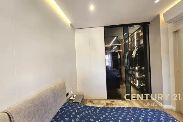 Shtepi me qera Vila Luksoze ne Tirane, 3+1, Mobilimi E mobiluar, Pagesa 2,000  Euro.