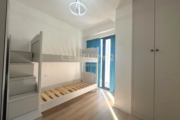 Shtepi ne shitje Apartament ne Tirane, 2+1, Mobilimi Bosh, pa mobiluar, Pagesa 138,000  Euro.