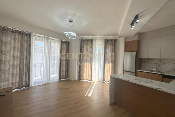 Shtepi ne shitje Apartament ne Tirane, 2+1, Mobilimi Bosh, pa mobiluar, Pagesa 138,000  Euro.