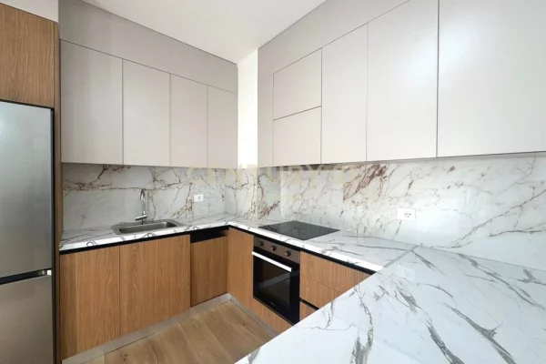 Shtepi ne shitje Apartament ne Tirane, 2+1, Mobilimi Bosh, pa mobiluar, Pagesa 138,000  Euro.