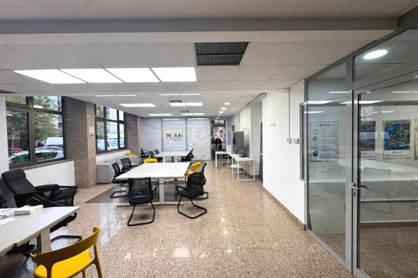 Ambient biznesi me qera 3+1 ne Tirane - 4,510 Euro
