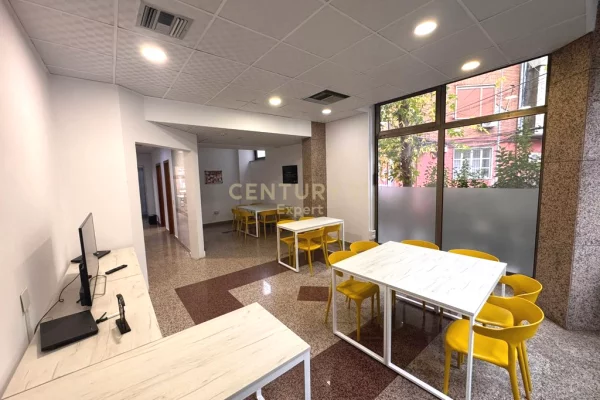 AMBIENT KOMERCIAL KATI 0 PER QIRA TEK SHESHI WILSON !!!