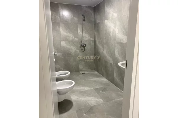 Shtepi me qera Apartament ne Tirane, 2+1, Mobilimi E mobiluar, Pagesa 700  Euro.