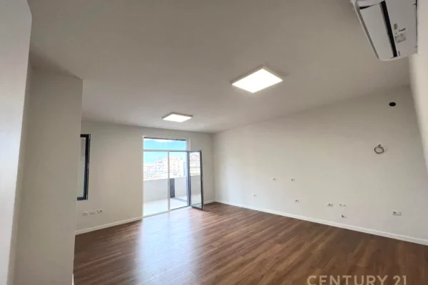Shtepi me qera Apartament ne Tirane, 3+1, Mobilimi Bosh, pa mobiluar, Pagesa 1,500  Euro.