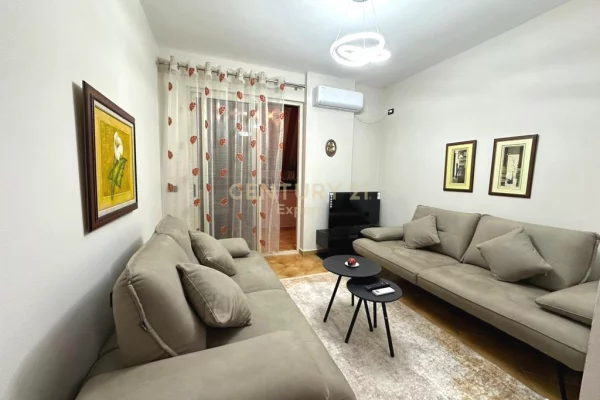 Shtepi me qera Apartament ne Tirane, 1+1, Mobilimi E mobiluar, Pagesa 700  Euro.