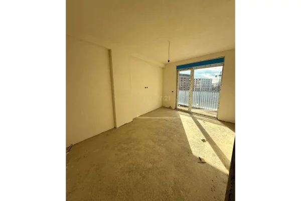 Shtepi ne shitje Apartament ne Tirane, 3+1, Mobilimi Bosh, pa mobiluar, Pagesa 290,000  Euro.