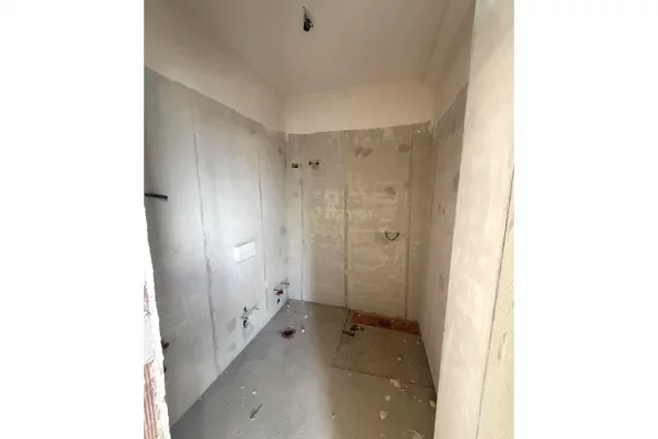 Shtepi ne shitje Apartament ne Tirane, 3+1, Mobilimi Bosh, pa mobiluar, Pagesa 290,000  Euro.