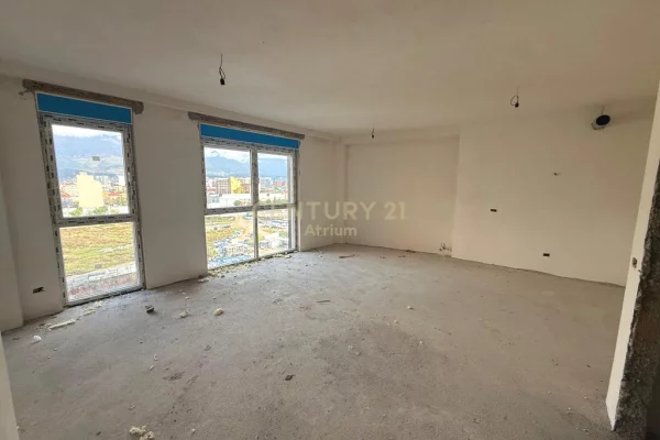 Shtepi ne shitje Apartament ne Tirane, 3+1, Mobilimi Bosh, pa mobiluar, Pagesa 290,000  Euro.
