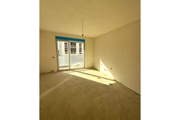 Shtepi ne shitje Apartament ne Tirane, 3+1, Mobilimi Bosh, pa mobiluar, Pagesa 290,000  Euro.