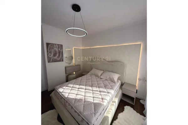 Shtepi ne shitje Apartament ne Tirane, 1+1, Mobilimi E mobiluar, Pagesa 118,000  Euro.