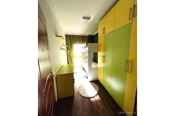 Shtepi me qera 2+1 ne Tirane - 800 Euro