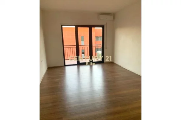 Ambient biznesi me qera 3+1 ne Tirane - 850 Euro