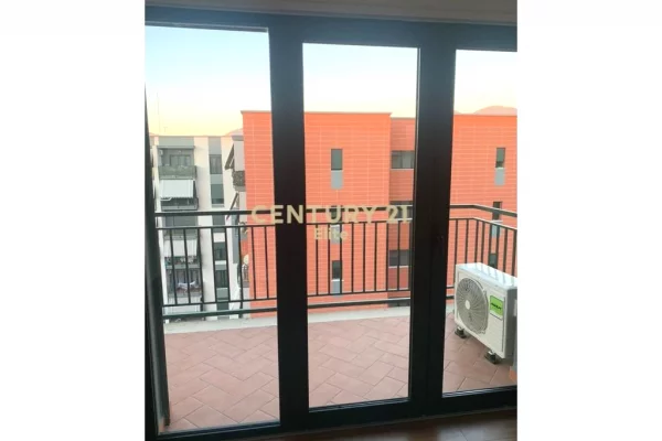 AMBIENT ME QIRA 4+1+2 NE KOMPLEKSIN "GREEN CITY" !