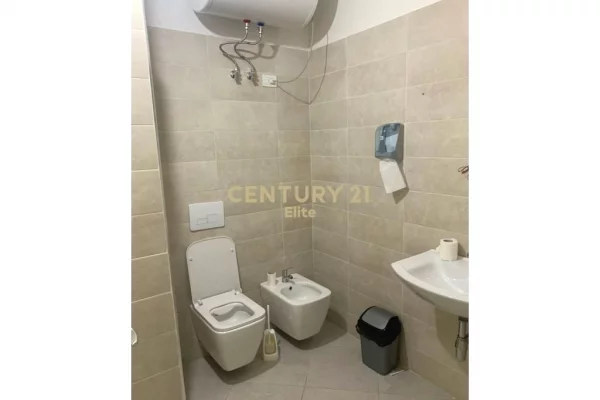 AMBIENT ME QIRA 4+1+2 NE KOMPLEKSIN "GREEN CITY" !