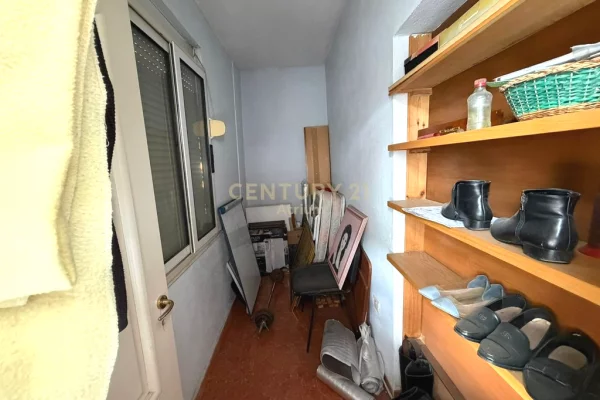 Shtepi ne shitje Apartament ne Tirane, 1+1, Mobilimi E mobiluar, Pagesa 160,000  Euro.