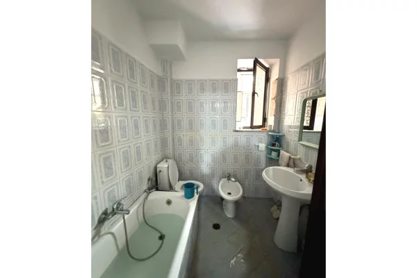 Shtepi ne shitje Apartament ne Tirane, 1+1, Mobilimi E mobiluar, Pagesa 160,000  Euro.