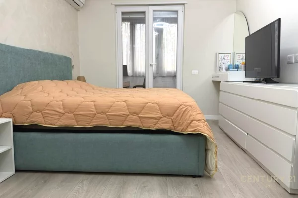 Shtepi ne shitje Apartament ne Tirane, 2+1, Mobilimi E mobiluar, Pagesa 225,000  Euro.