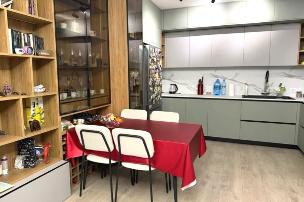 Shtepi ne shitje Apartament ne Tirane, 2+1, Mobilimi E mobiluar, Pagesa 225,000  Euro.