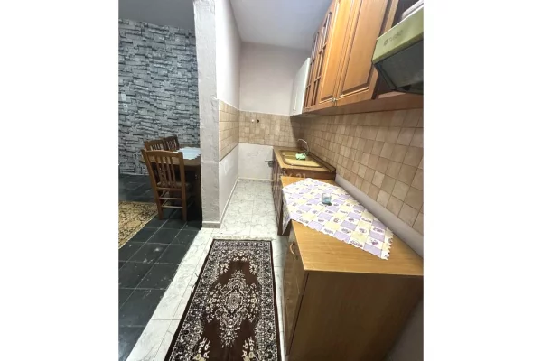 Shtepi me qera 2+1 ne Tirane - 400 Euro