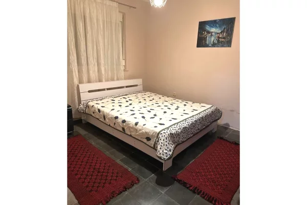 Shtepi me qera Apartament ne Tirane, 2+1, Mobilimi E mobiluar, Pagesa 400  Euro.