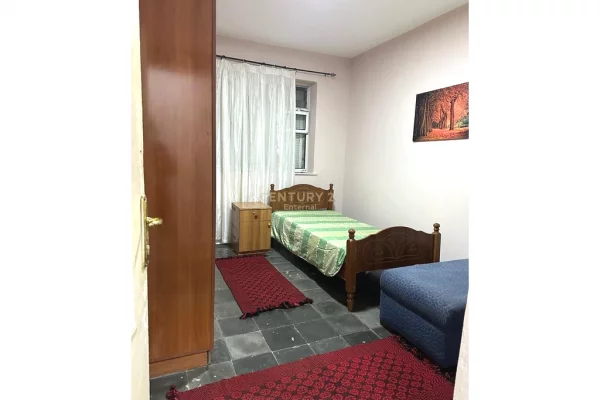 Shtepi me qera Apartament ne Tirane, 2+1, Mobilimi E mobiluar, Pagesa 400  Euro.