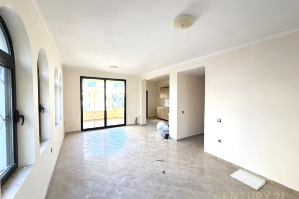 Shtepi me qera Vila Luksoze ne Tirane, 7+1, Mobilimi Bosh, pa mobiluar, Pagesa 3,500  Euro.