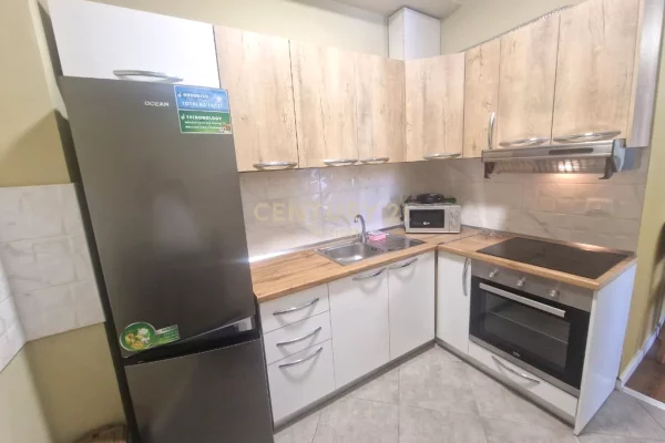Shtepi me qera Apartament ne Tirane, 2+1, Mobilimi E mobiluar, Pagesa 700  Euro.