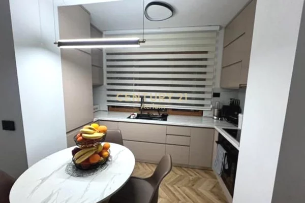 Shtepi ne shitje Apartament ne Tirane, 2+1, Mobilimi E mobiluar, Pagesa 128,000  Euro.