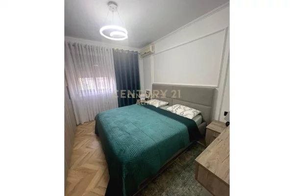 Shtepi ne shitje Apartament ne Tirane, 2+1, Mobilimi E mobiluar, Pagesa 128,000  Euro.