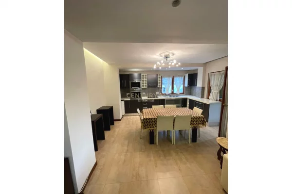 Shtepi me qera 3+1 ne Tirane - 900 Euro