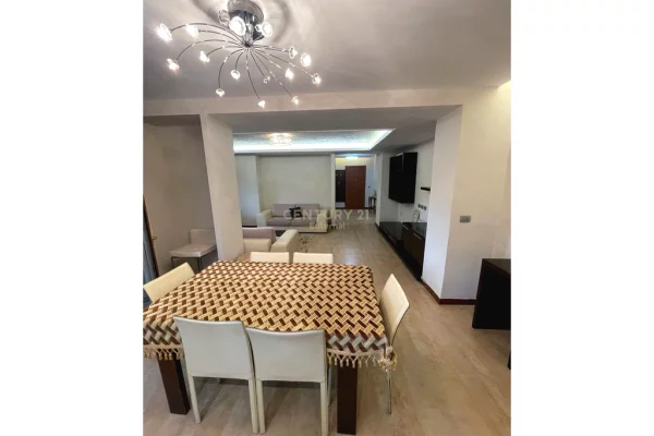 Shtepi me qera 3+1 ne Tirane - 900 Euro