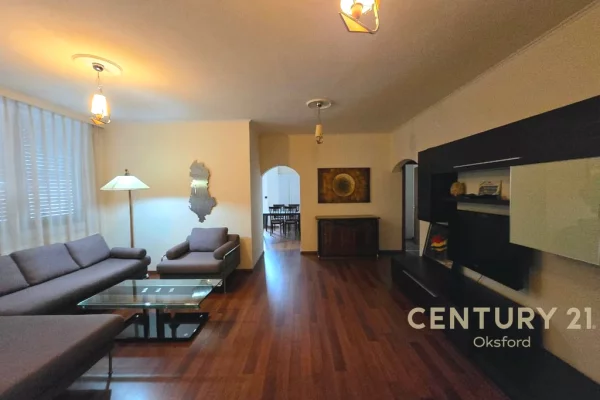 Shtepi me qera 2+1 ne Tirane - 1,300 Euro