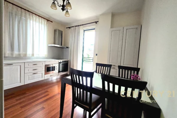 Shtepi me qera Apartament ne Tirane, 2+1, Mobilimi E mobiluar, Pagesa 1,300  Euro.