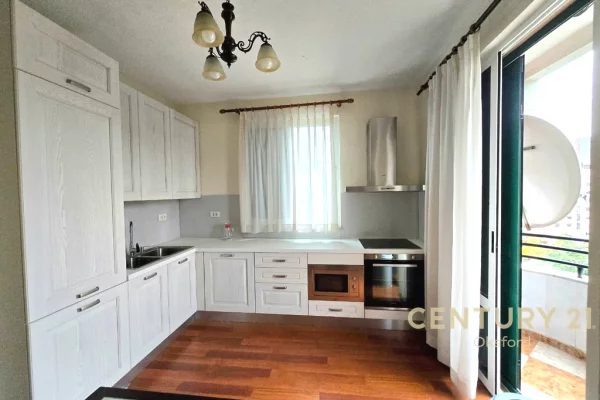 Shtepi me qera Apartament ne Tirane, 2+1, Mobilimi E mobiluar, Pagesa 1,300  Euro.