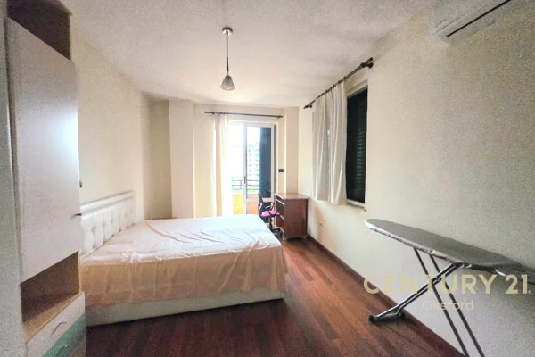 Shtepi me qera Apartament ne Tirane, 2+1, Mobilimi E mobiluar, Pagesa 1,300  Euro.