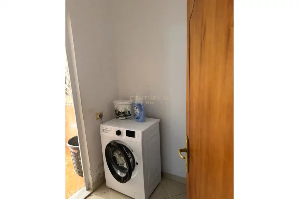 Shtepi ne shitje Apartament ne Tirane, 2+1, Mobilimi E mobiluar, Pagesa 170,000  Euro.
