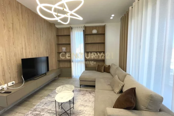 Shtepi me qera 2+1 ne Tirane - 1,300 Euro