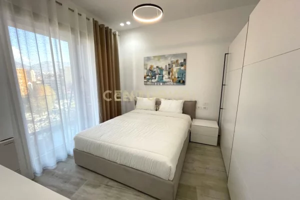 Shtepi me qera Apartament ne Tirane, 2+1, Mobilimi Bosh, pa mobiluar, Pagesa 1,300  Euro.