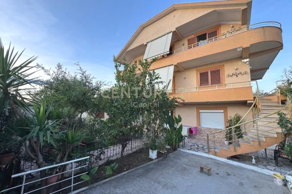 House for Sale 5+1 in Tirana - 360,000 Euro