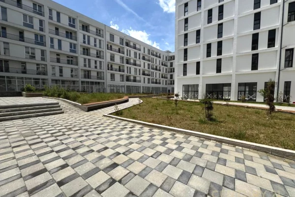 Shtepi ne shitje Apartament ne Tirane, 3+1, Mobilimi Bosh, pa mobiluar, Pagesa 128,000  Euro.