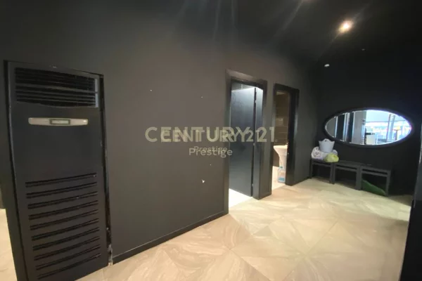 AMBIENT BAR-RESTORANT ME QIRA, I VENDOSUR NE ASTIR, TIRANE!