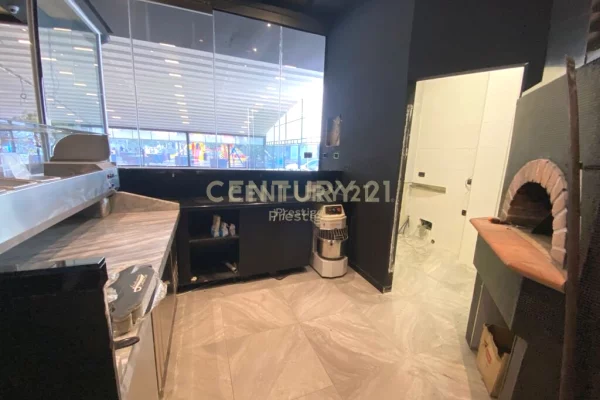 AMBIENT BAR-RESTORANT ME QIRA, I VENDOSUR NE ASTIR, TIRANE!