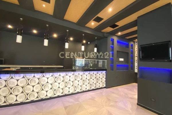 AMBIENT BAR-RESTORANT ME QIRA, I VENDOSUR NE ASTIR, TIRANE!