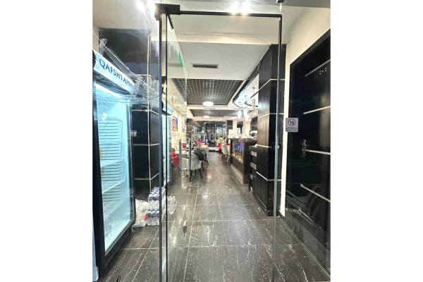 Ambiente Commerciale in Affitto 2+1 a Tirana - 1,200 Euro