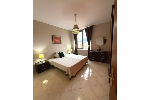 Shtepi me qera Apartament ne Tirane, 2+1, Mobilimi E mobiluar, Pagesa 1,000  Euro.